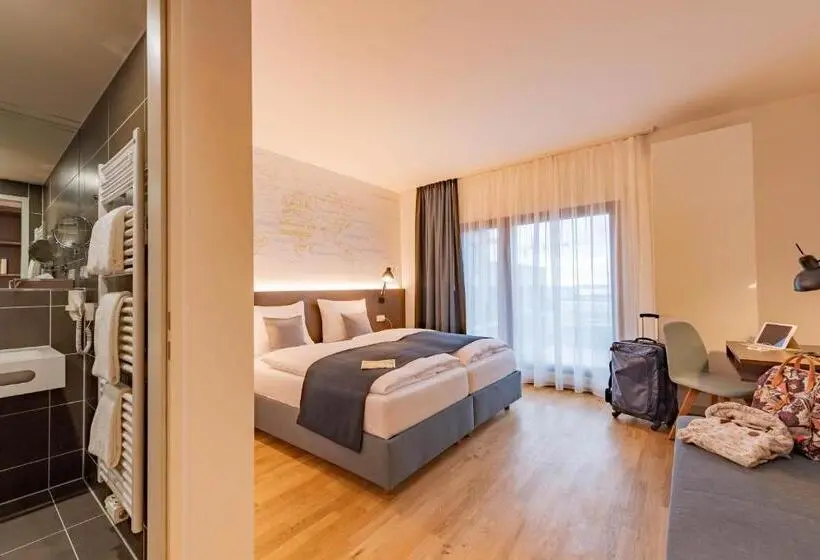 Standard Kolmen Hengen Huone, Jufa Hotel Hamburg Hafencity
