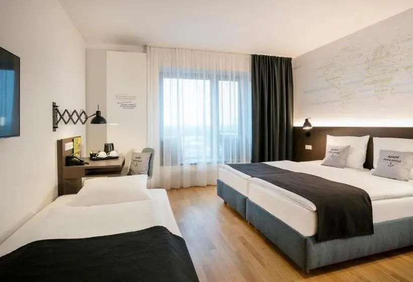 Superior Kolmen Hengen Huone, Jufa Hotel Hamburg Hafencity