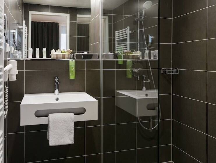 高级三人间, Jufa Hotel Hamburg Hafencity