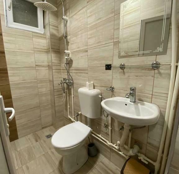 سوییت خانوادگی, Motel Atika