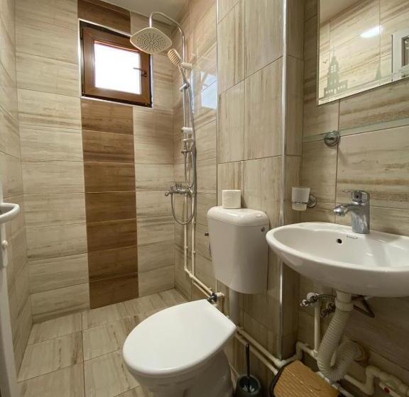 اتاق استاندارد سه نفره, Motel Atika