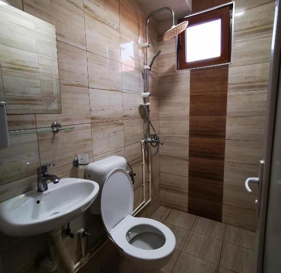 اتاق استاندارد سه نفره, Motel Atika