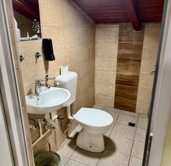 سوییت خانوادگی, Motel Atika