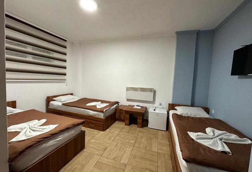 اتاق استاندارد سه نفره, Motel Atika