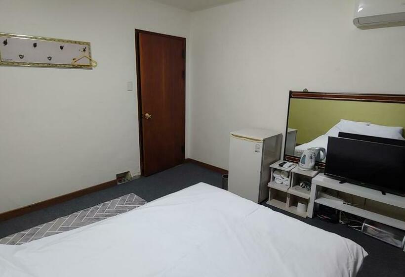 חדר סטנדרט, Bandal Book & Stay