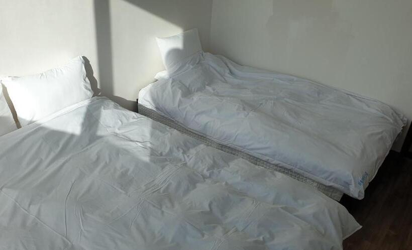 חדר סטנדרט, Bandal Book & Stay