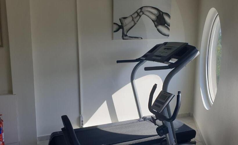 דירת חדר, Alexias Apartments