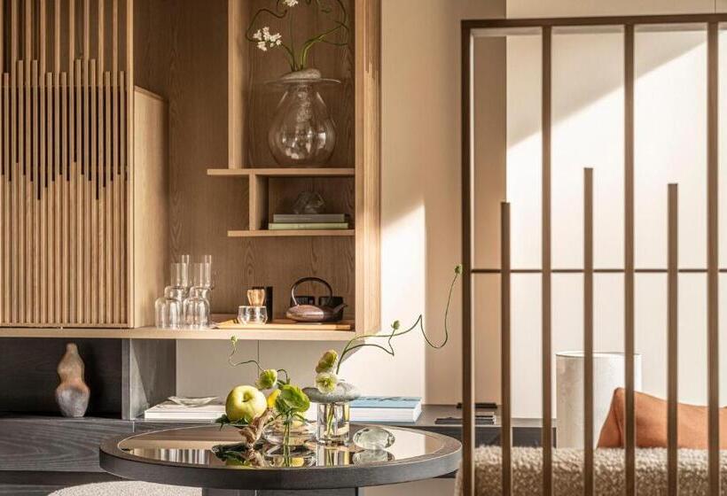 חדר דלוקס, Four Seasons Hotel Osaka