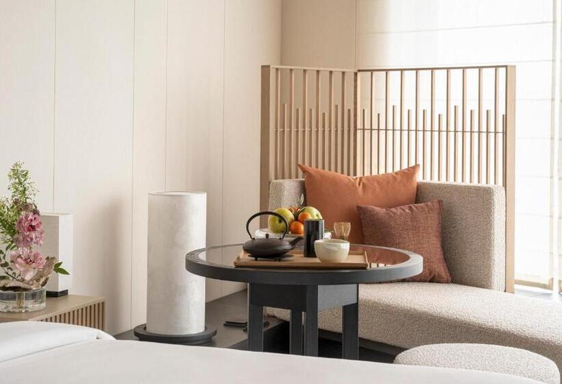 חדר סטנדרט עם מיטת קינג, Four Seasons Hotel Osaka