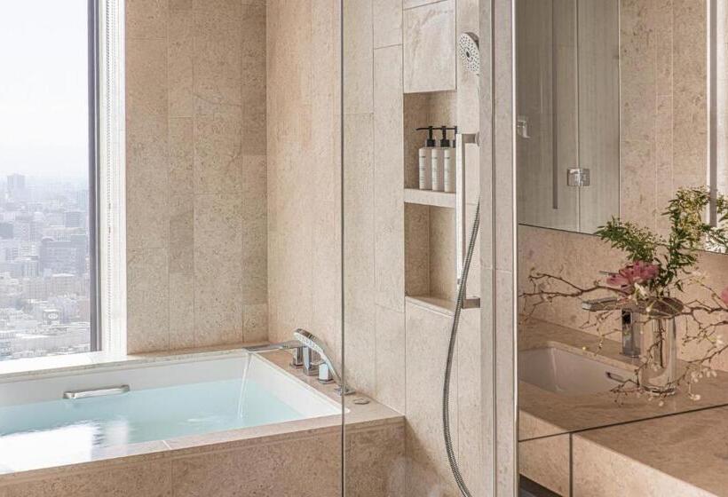 חדר סטנדרט עם מיטת קינג, Four Seasons Hotel Osaka