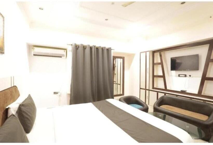 Pokój Deluxe Łóżko King Size, Day S Inn Luxury Stay Near Care Hospital In Budget Friendly Price Best Seller