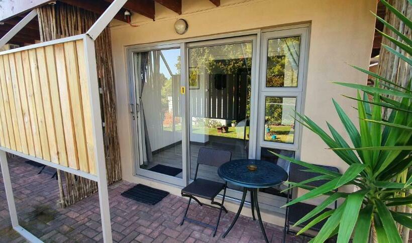 スタンダードルーム, Knys To Stay