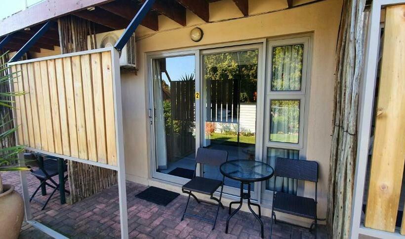 デラックスルーム, Knys To Stay