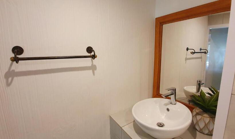 デラックスルーム, Knys To Stay