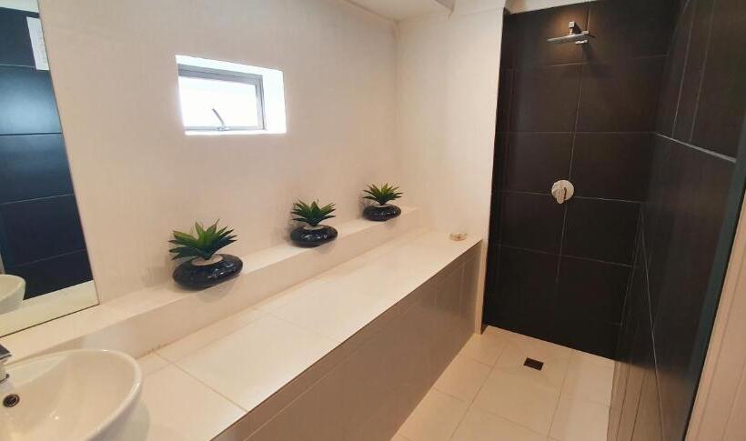 デラックスルーム, Knys To Stay