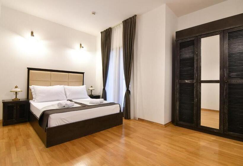 آپارتمان ممتاز دوخوابه رو به دریا, Boutique Hotel Kredo