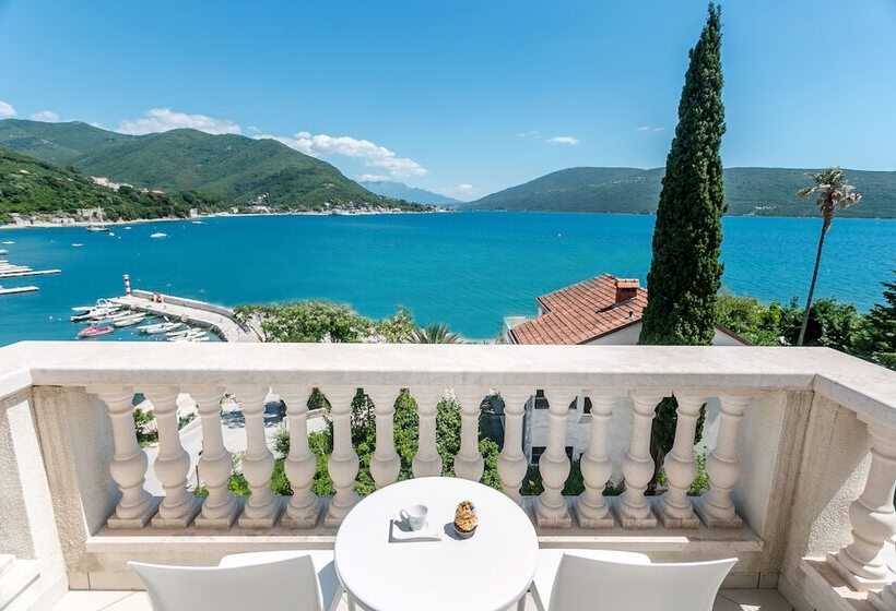 سوییت سوپریور با چشم‌انداز دریا, Boutique Hotel Kredo
