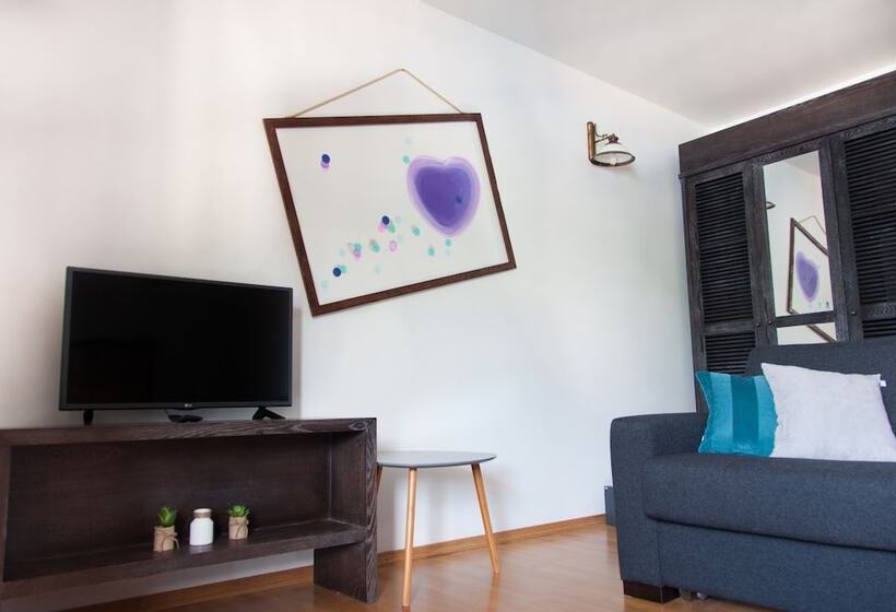 سوییت, Boutique Hotel Kredo