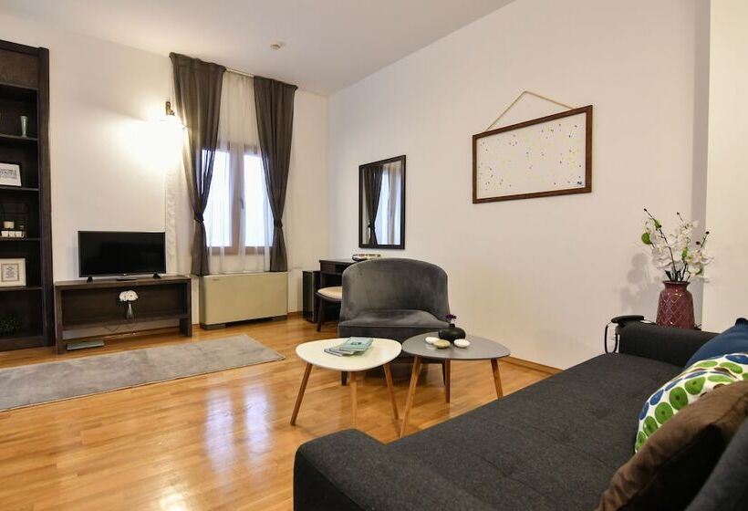 آپارتمان ممتاز دوخوابه رو به دریا, Boutique Hotel Kredo