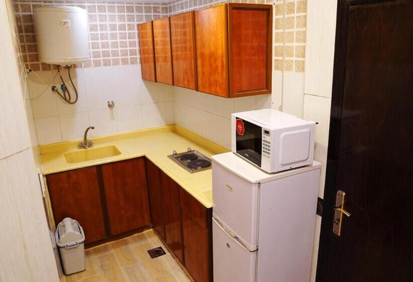 اتاق استاندارد سه نفره, Loaloat Al Bahar