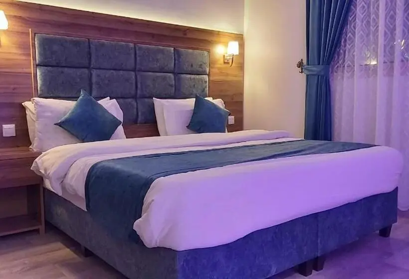 اتاق استاندارد سه نفره, Loaloat Al Bahar