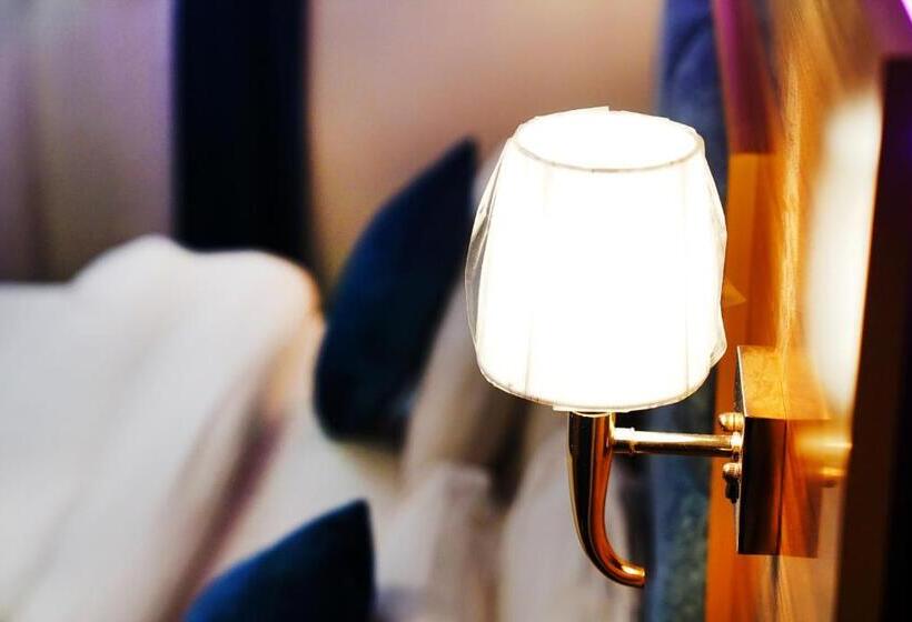 استودیوی لوکس, Loaloat Al Bahar