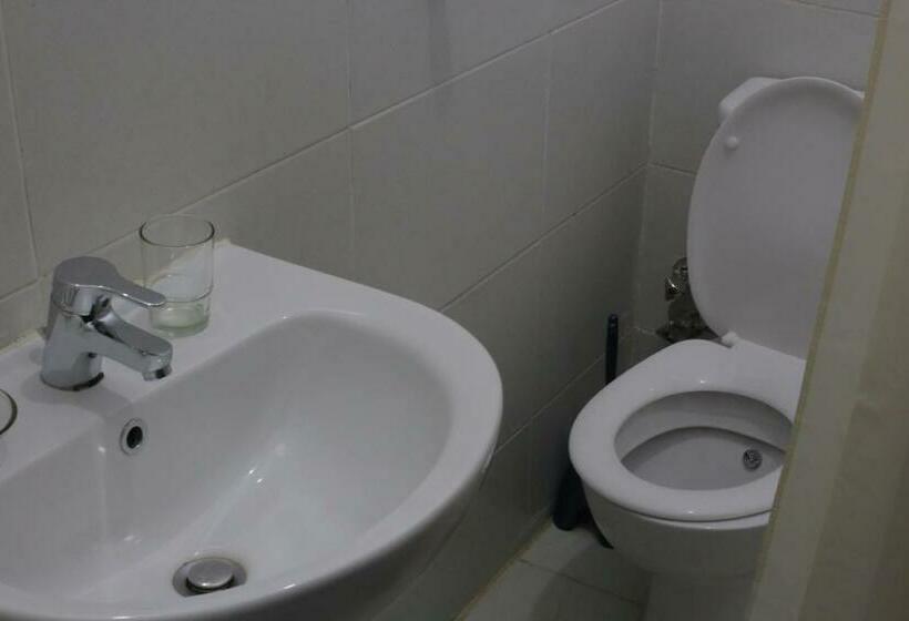 اتاق لوکس, Ashry Narty