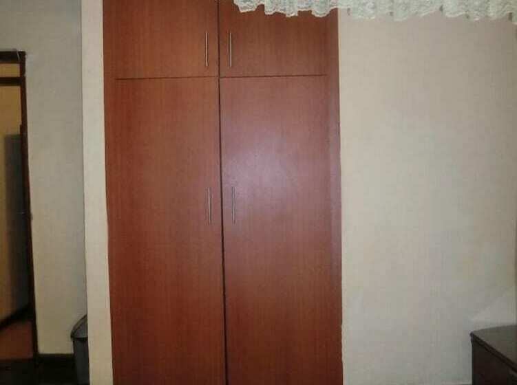 اتاق استاندارد یک نفره, Fang Fang