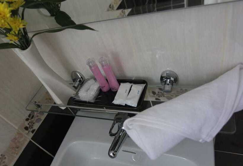 Семейный Номер, Gold Airport Suites