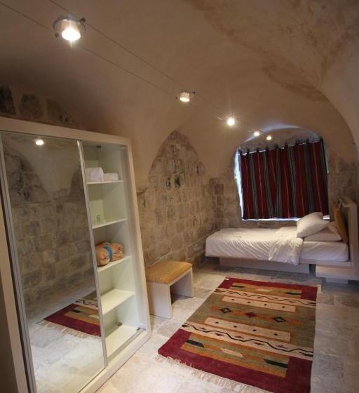 تختخواب در اتاق مشترک, Khan Alwakala