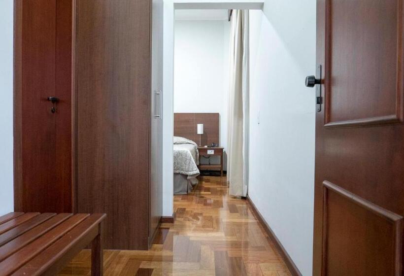 스탠다드 룸 더블 침대, Real Palace