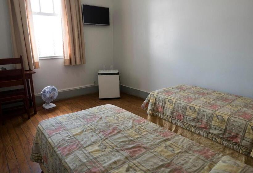 이코노미 룸, Real Palace