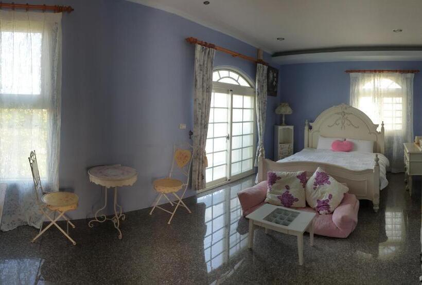 ویلای یک اتاق خوابه با استخر شنا, Beauty Monroe B&b 可包棟 150吋投影 唱歌 夏日玩水 烤肉 電動麻將