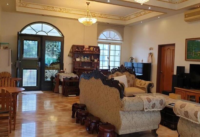 ویلای یک اتاق خوابه با استخر شنا, Beauty Monroe B&b 可包棟 150吋投影 唱歌 夏日玩水 烤肉 電動麻將