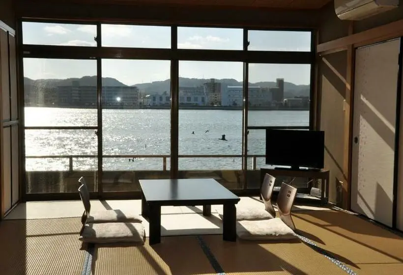 اتاق خانوادگی با سرویس بهداشتی مشترک, Riverside Hotel Karatsu Castle
