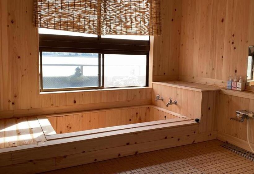 Семейный Номер Совместный Санузел, Riverside Hotel Karatsu Castle