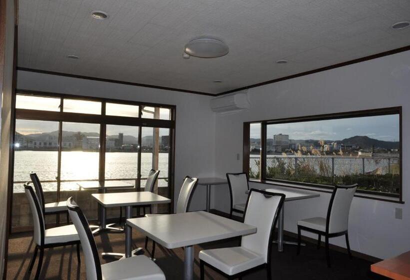 Семейный Номер Совместный Санузел, Riverside Hotel Karatsu Castle