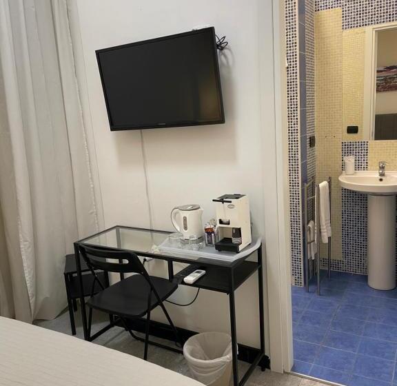 Habitació Individual Basic, Grillo