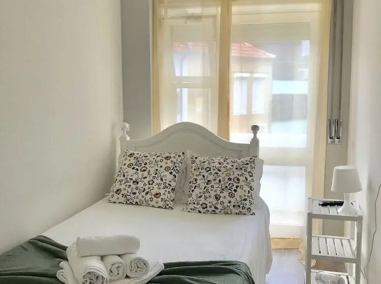 اتاق استاندارد یک نفره, Mirandesa Guesthouse