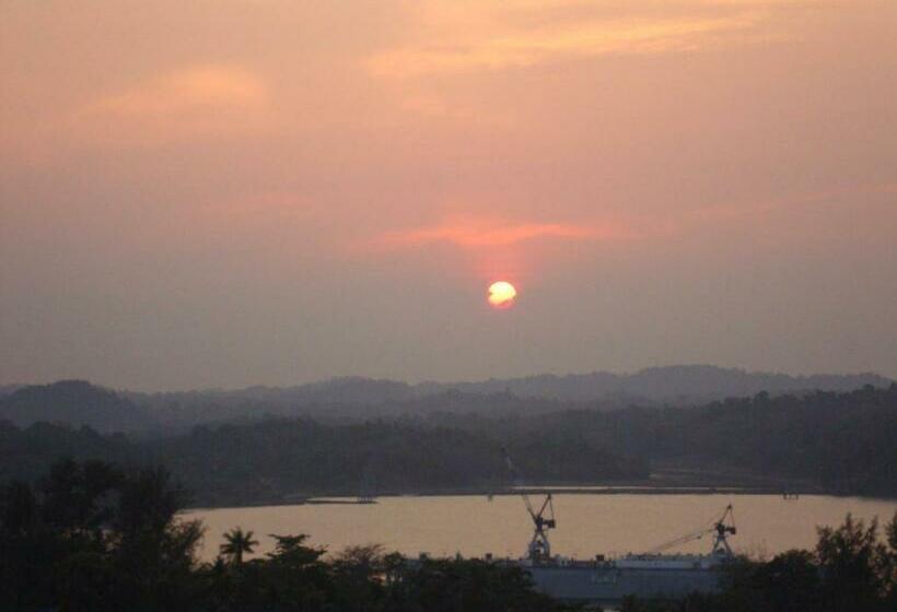 テラス付きデラックスルーム, The Port Vista