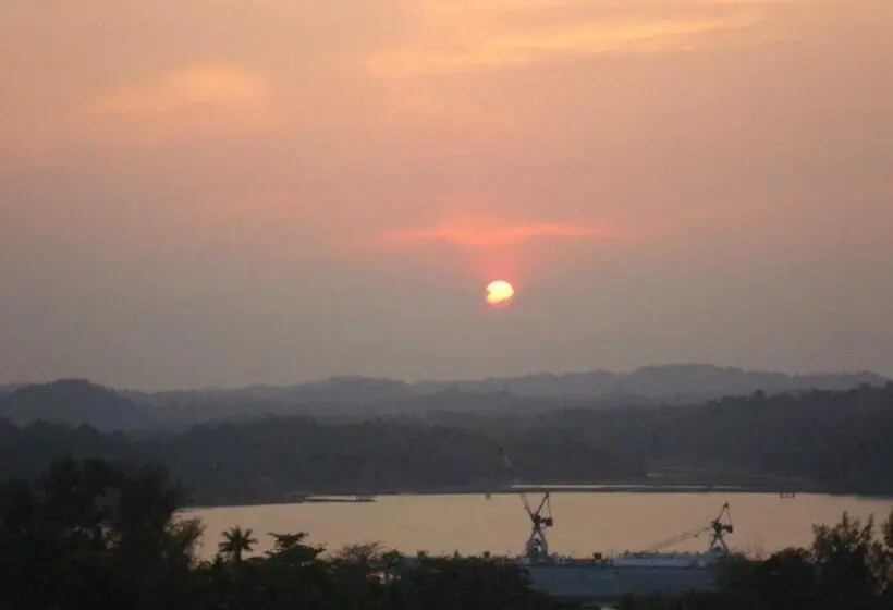 テラス付きデラックスルーム, The Port Vista