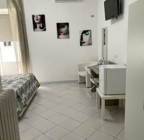 Habitació Estàndard, Grillo