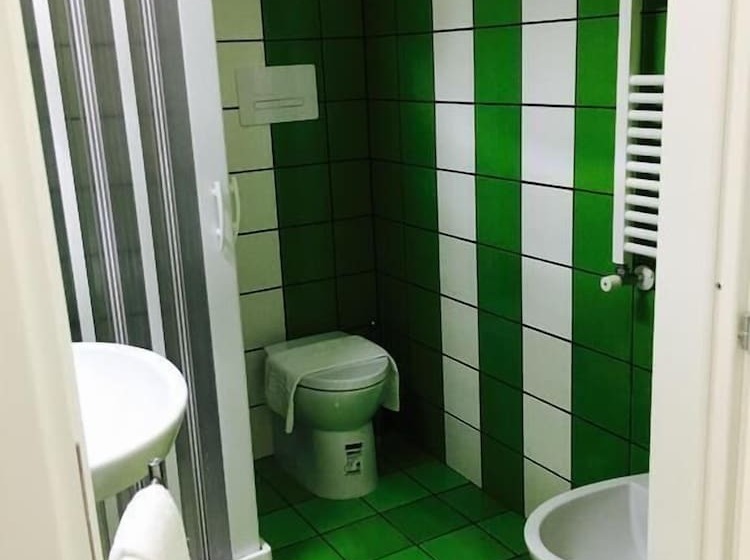 Habitació Estàndard, Grillo