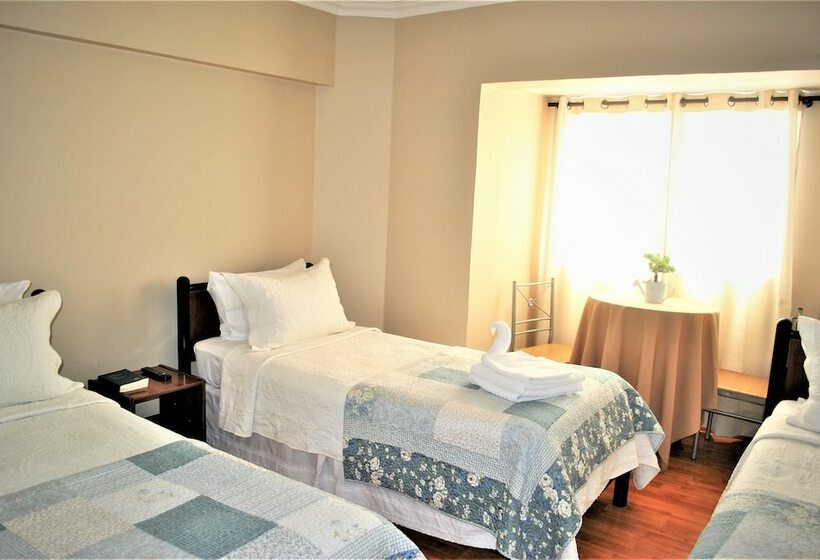 חדר סטנדרט לשלושה עם חדר אמבטיה משוף, Hostal Pehuenche