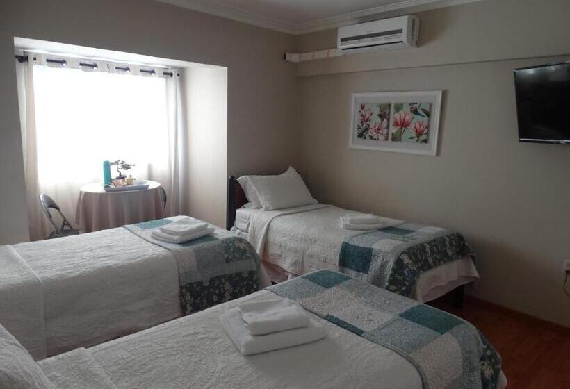 חדר סטנדרט לשלושה עם חדר אמבטיה משוף, Hostal Pehuenche