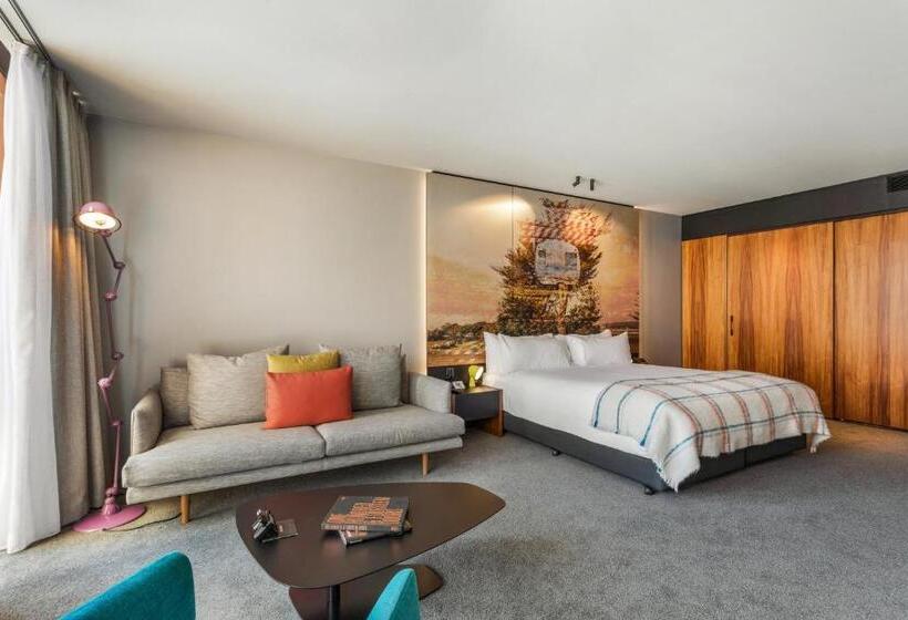 スーペリアールーム, Macq 01