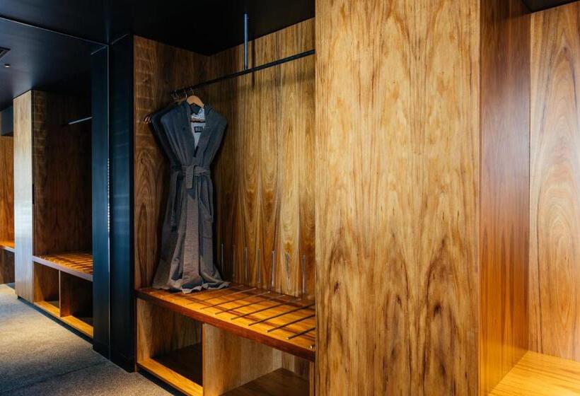 スーペリアールーム, Macq 01