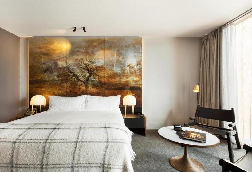 スタンダードルーム, Macq 01