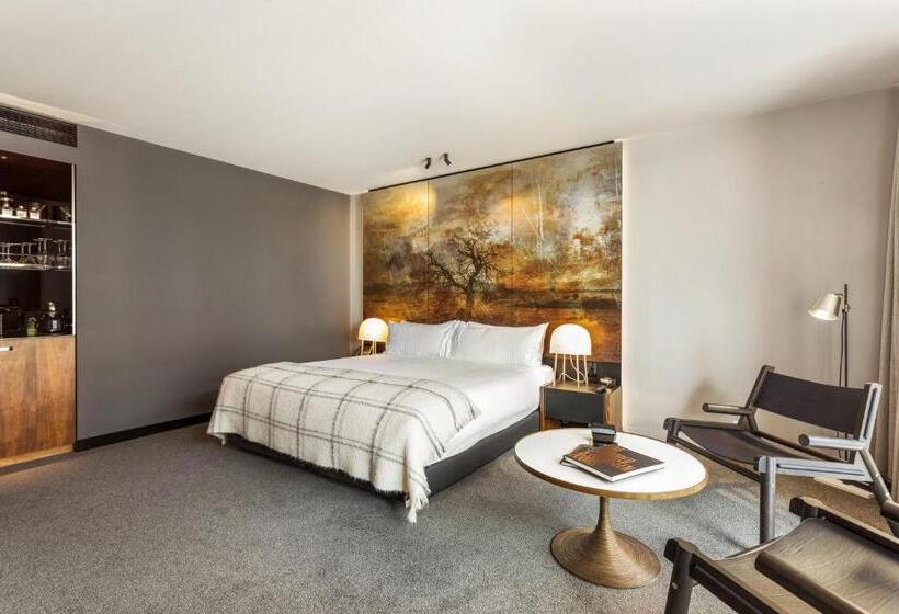 スタンダードルーム, Macq 01