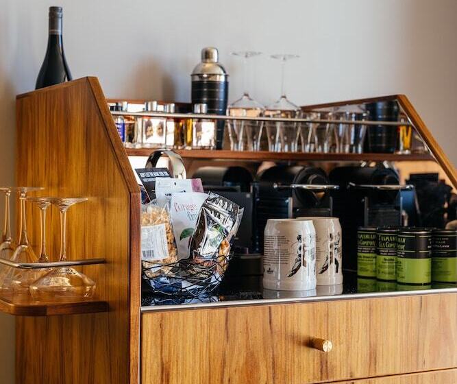 スタンダードルーム, Macq 01